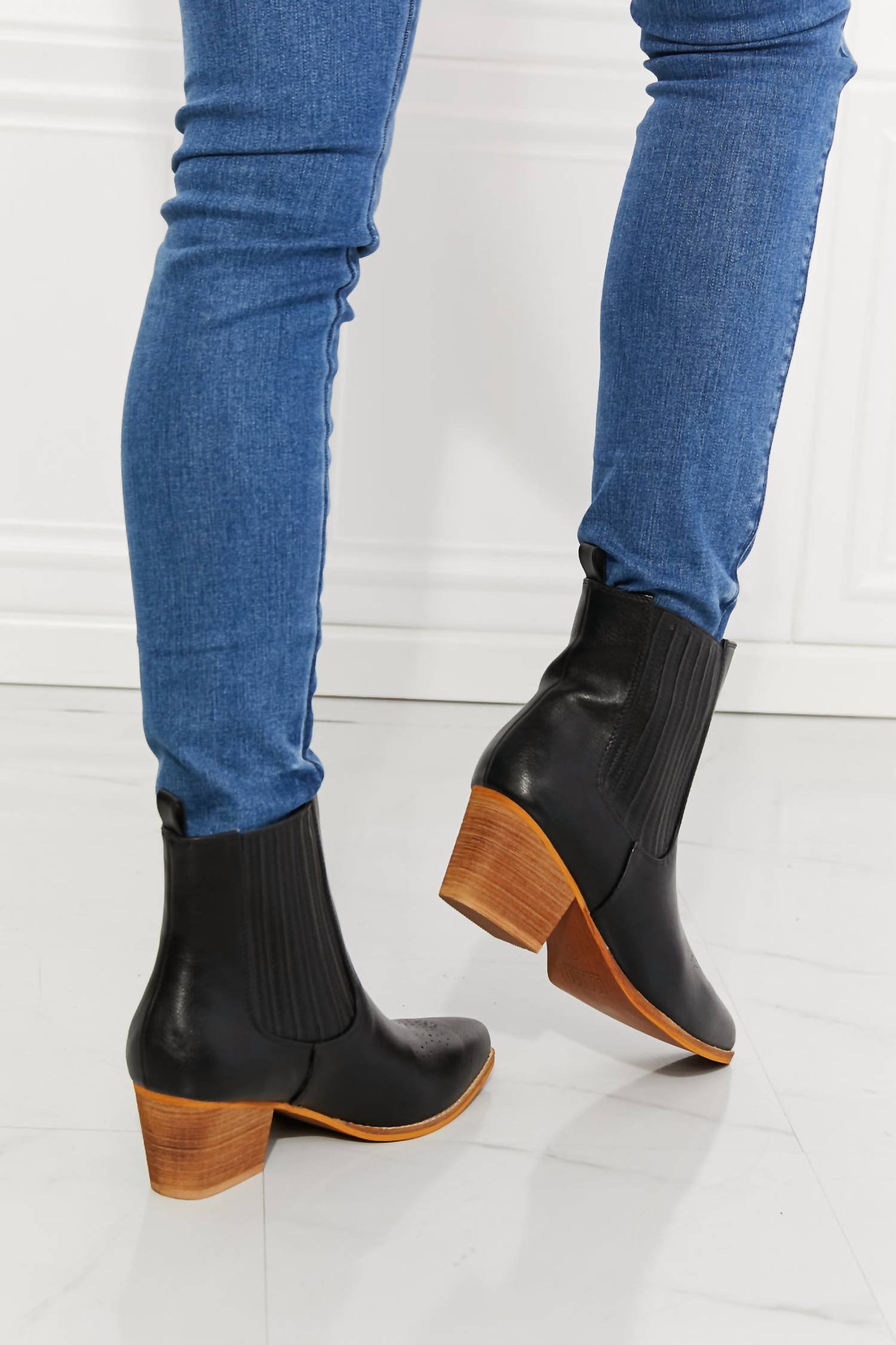Mmshoes - Women's Love The Journey Chelsea Boots - Image 4