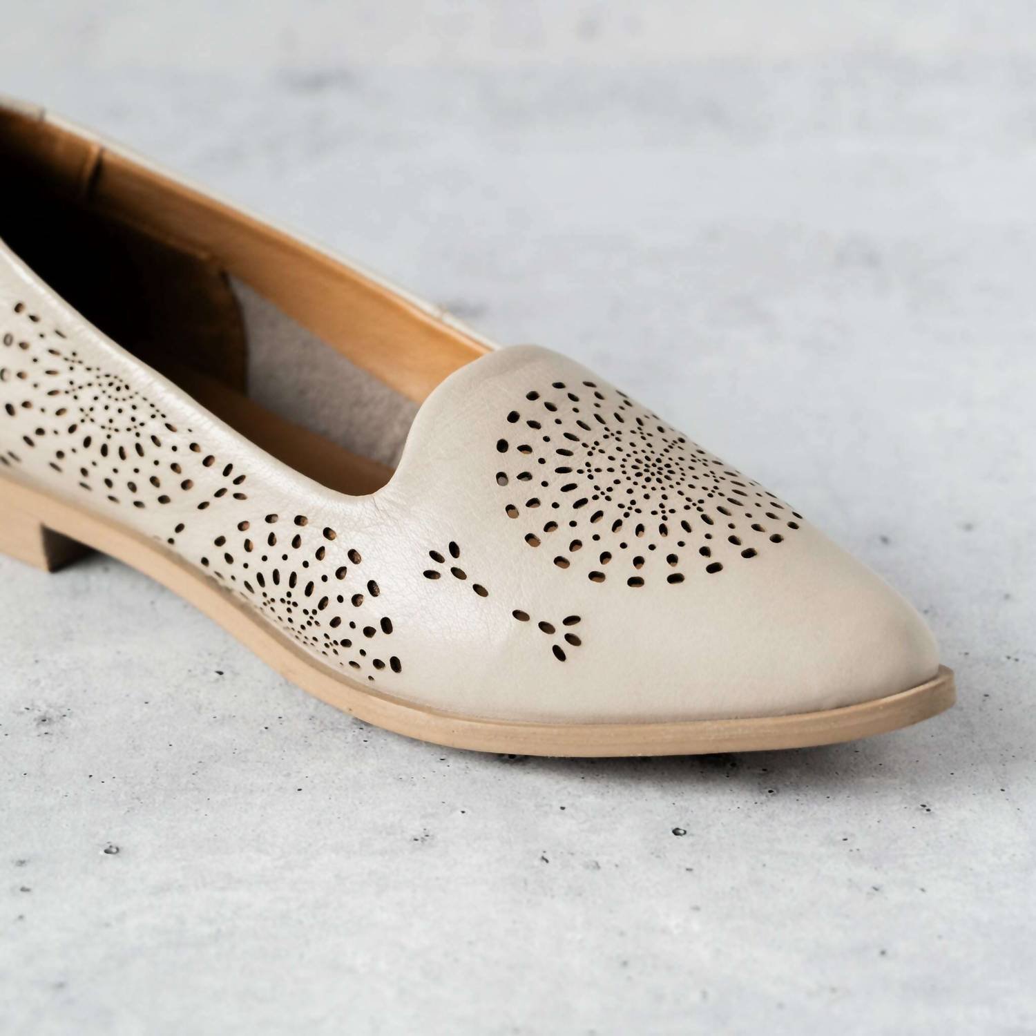 Bueno - Women's Brandy Flat Shoes - Image 3